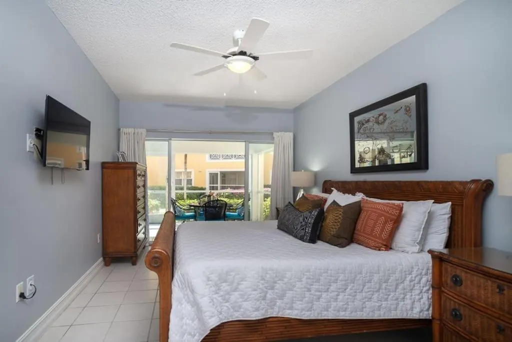 511 Regal Beach Club - Heart Of Seven Mile George Town 0*,  Îles Caïmans