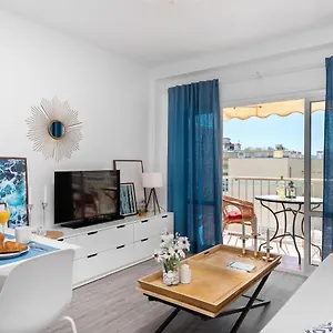 https://cozy-apartment-next-to-the-beach-and-nerja-center.es-andalucia.com